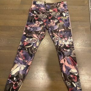 Flora patterns Nike leggings